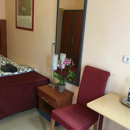 Jelinski Beherbergungsstaetten Konukevi