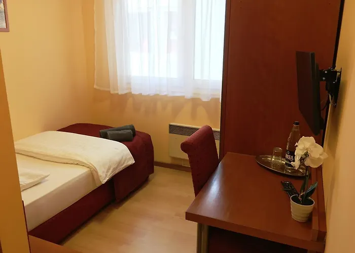 Jelinski Beherbergungsstaetten 招待所